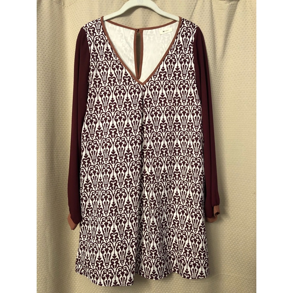 Maroon patterned shift dress